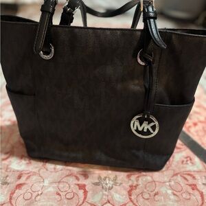Michael Kors Jet Set Tote